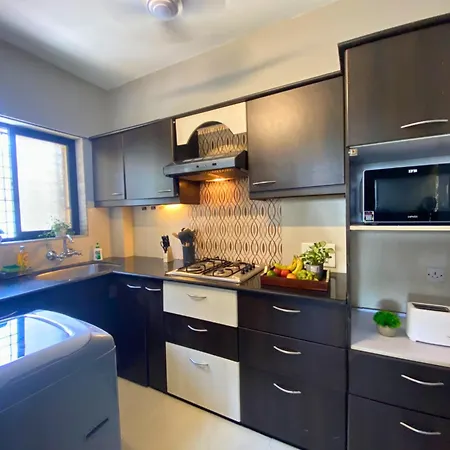 Apartment Connekthomes - Simon Lydia A Sunlit Charm In Bandra, Pali Village *