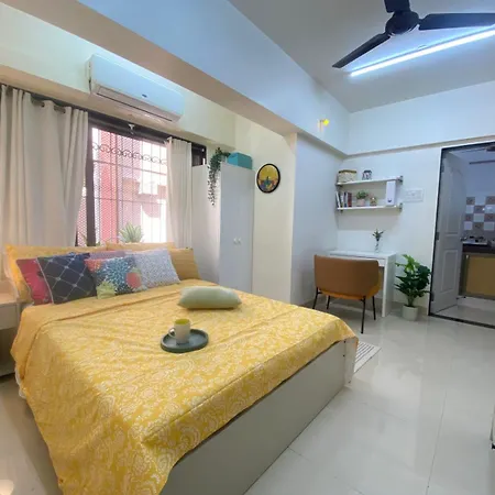 Apartment Dawn - A Spacious Modern In Bandra At Almeida Park By Connekt Homes Mumbai
