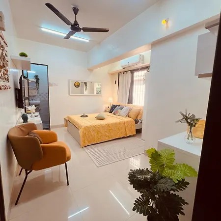 Dawn - A Spacious Modern In Bandra At Almeida Park By Connekt Homes