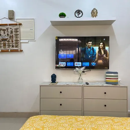 Dawn - A Spacious Modern In Bandra At Almeida Park By Connekt Homes Apartment Mumbai