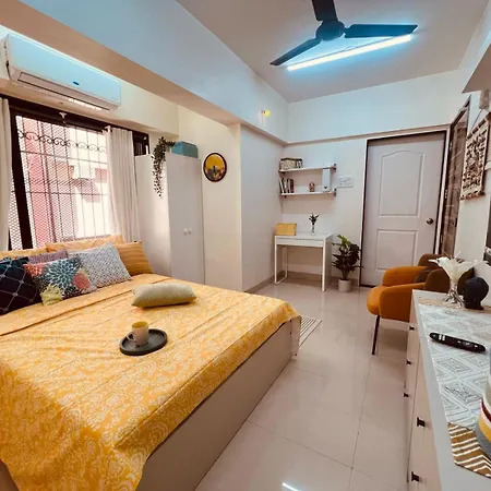 Dawn - A Spacious Modern In Bandra At Almeida Park By Connekt Homes Mumbai