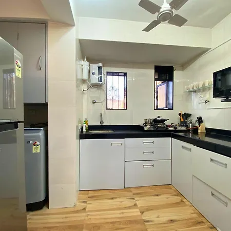Connekthomes - Saba Heritage Charming In Bandra West Apartment