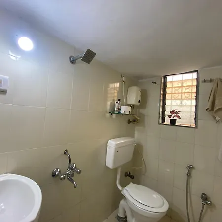 Connekthomes - Saba Heritage Charming In Bandra West Apartment *