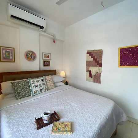 Apartment Connekthomes - Saba Heritage Charming In Bandra West Mumbai