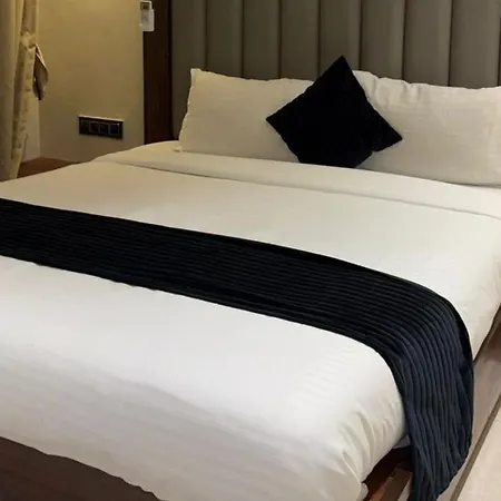 Shine Hospitality Residency Hotel *