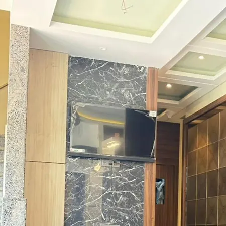 Hotel Shine Hospitality Residency