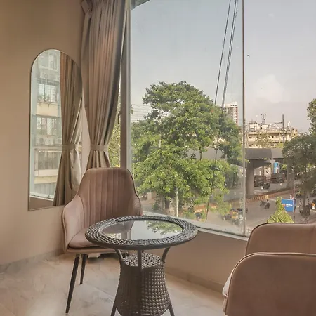 Aura - Near Malad Link Road 3* Mumbai