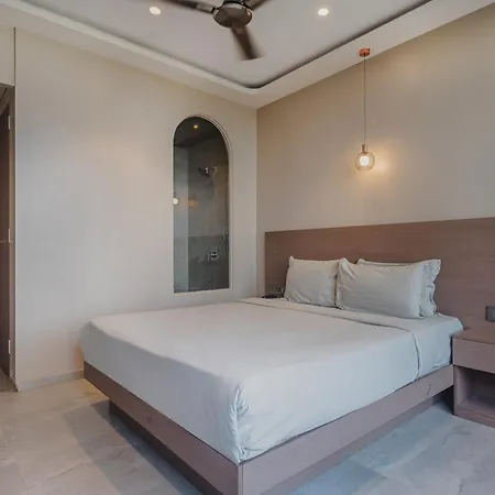 Hotel Aura - Near Malad Link Road Mumbai