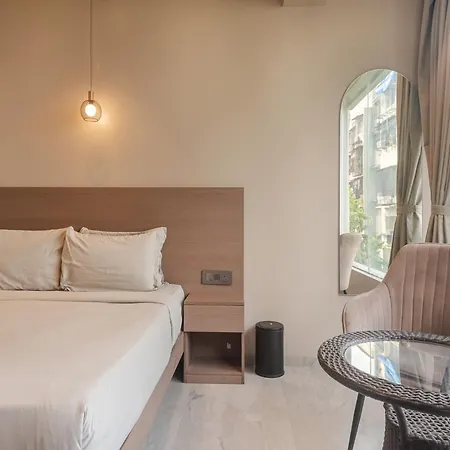 Aura - Near Malad Link Road Hotel 3*