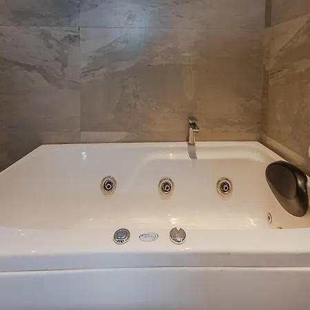 Hotel Aura - Near Malad Link Road Mumbai