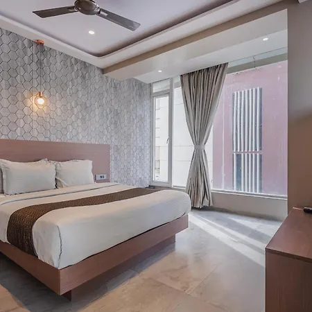 Aura - Near Malad Link Road