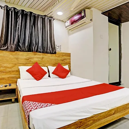 Hotel Oyo Flagship Satyam Palace 3*