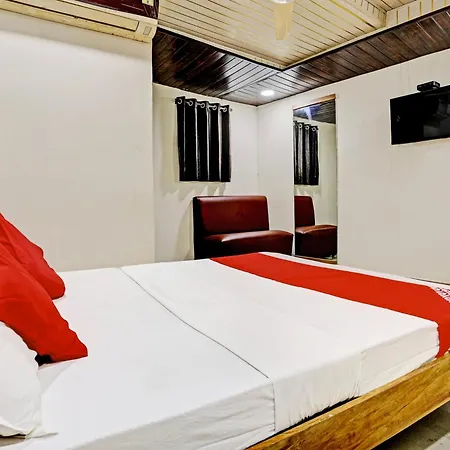 Hotel Oyo Flagship Satyam Palace 3*