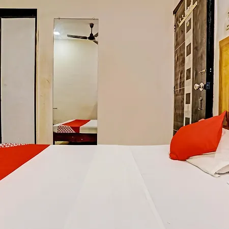 Hotel Oyo Flagship Satyam Palace 3*