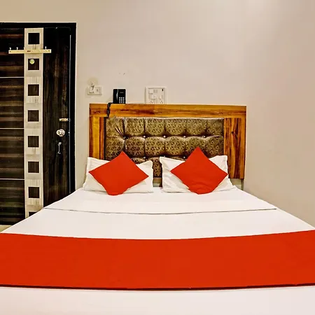 Hotel Oyo Flagship Satyam Palace 3*