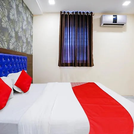 O King Residency Near Bharat Talkies Hotel 4*