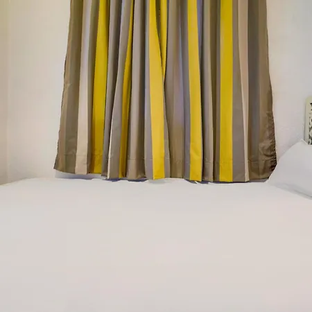 O Paying Guest Hotel