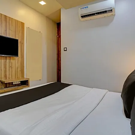 Hotel O Blue Near R Mall Mumbai