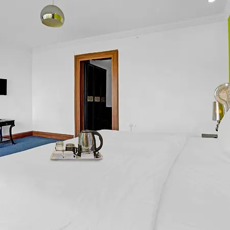 Hotel Townhouse Royal Palms