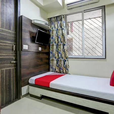 Hotel Fabhotel Nishita