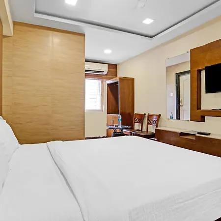 Oyo Executive Hotel