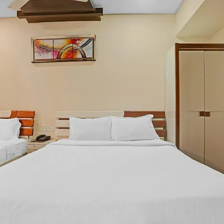 Oyo Executive Hotel