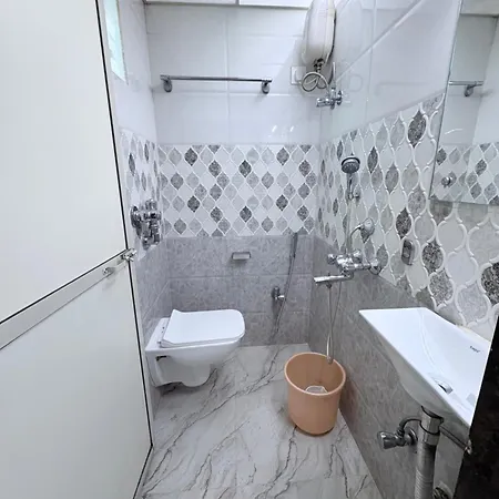 Hotel Broadway Colaba