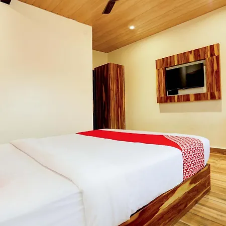 O Plaza Hotel 3*