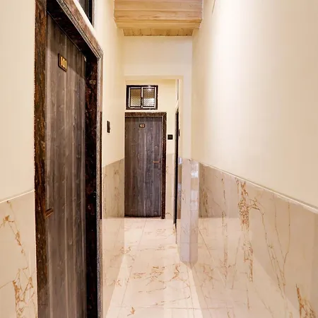 O Plaza Hotel 3*