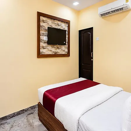 Fabhotel Aai Om Residency