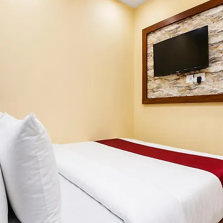 Fabhotel Aai Om Residency *