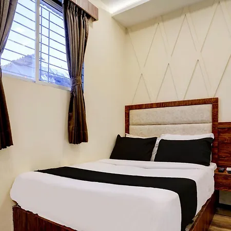 O Ashirwad Hotel 4*
