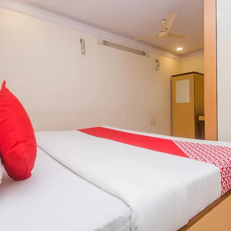 Capital O Orbit Near Infiniti Mall Hotel 3*