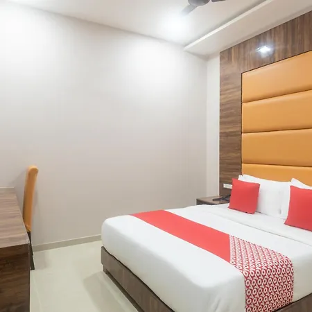 Hotel Blue Executive Near Chhatrapati Shivaji International Airport 3*