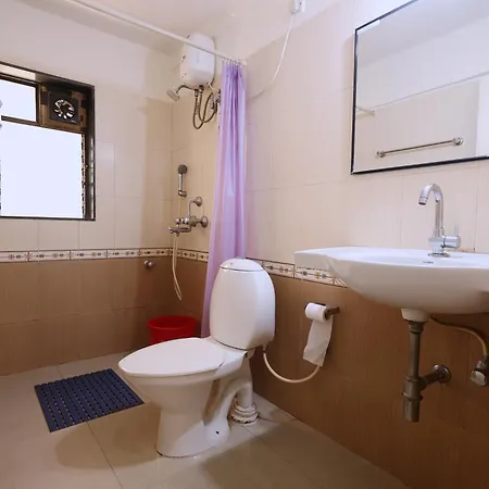Hotel Ywca International Centre 3*