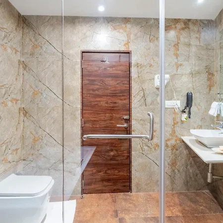 Treebo Premium Widlor Boutique With Swimming Pool Hotel 4*