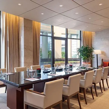 Trident Bandra Kurla 5*