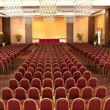 Hotel The Retreat & Convention Centre Mumbai