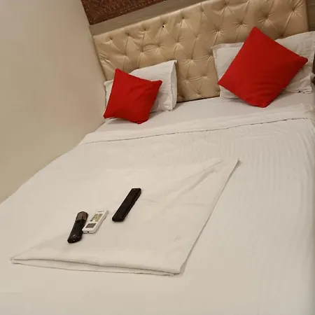 Time Gold Near Domestics Airport Guest house Mumbai