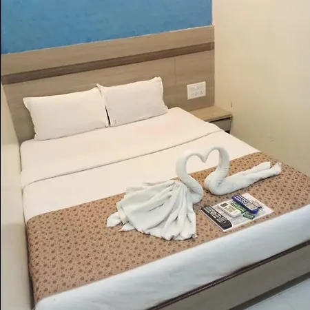 Guest house Time Gold Near Domestics Airport