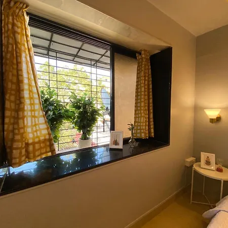 Apartment Connekthomes - Simon Lydia A Sunlit Charm In Bandra, Pali Village *
