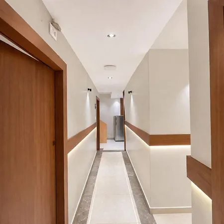 Ruby Hotel 2*