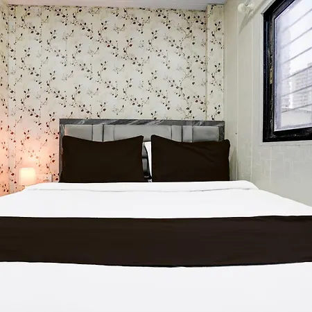 Hotel Fabhotel Hans Residency 3*