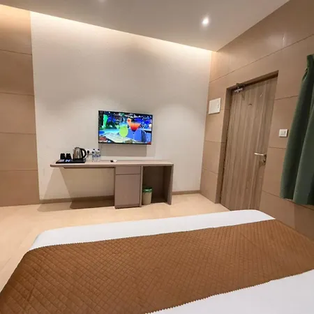 Shelter - Formerly Known As Fisco The Hub Link Hotel Mumbai