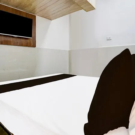 Hotel O Radha Palace
