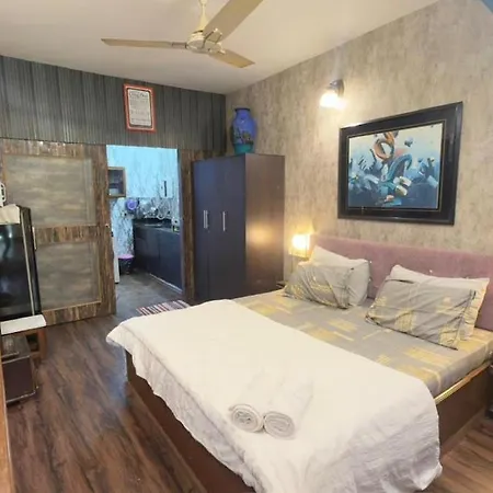 Independent Garden Cottage-bandra-carter Road Apartment Mumbai