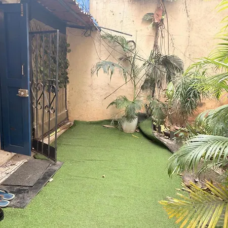 Independent Garden Cottage-bandra-carter Road Apartment *