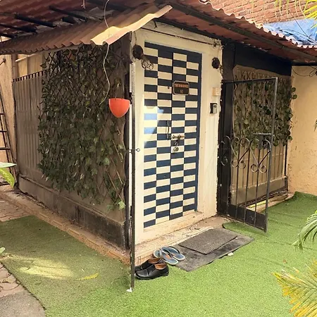 Apartment Independent Garden Cottage-bandra-carter Road Mumbai
