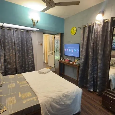 Independent Garden Cottage-bandra-carter Road Apartment *