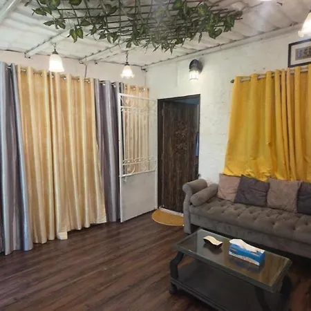 Independent Garden Cottage-bandra-carter Road Apartment